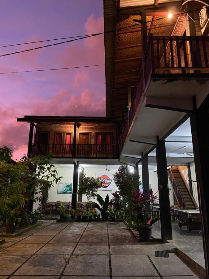 Watukarung Sackstone Guesthouse Kalak Exterior foto